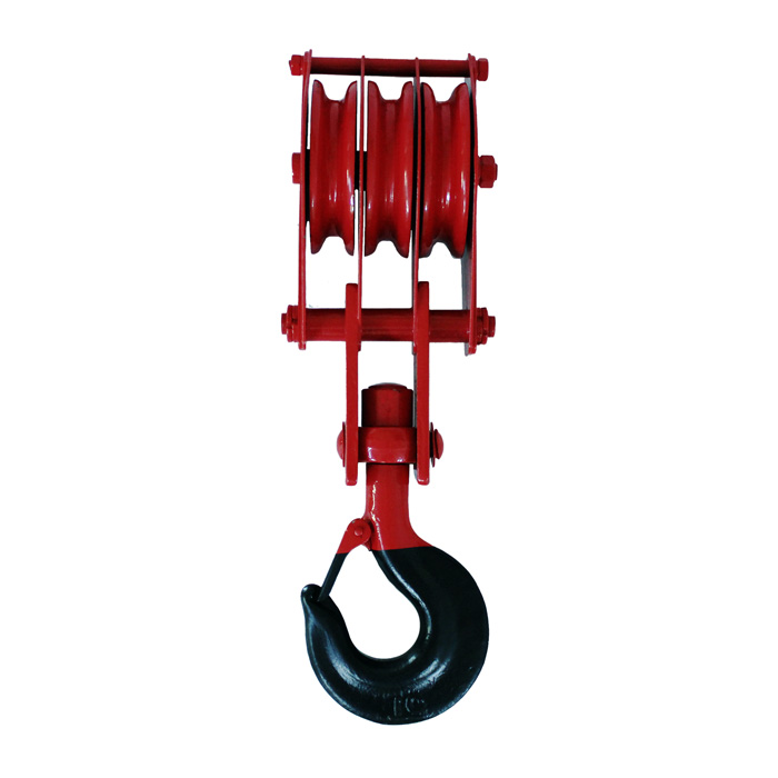 Triple pulley with hook